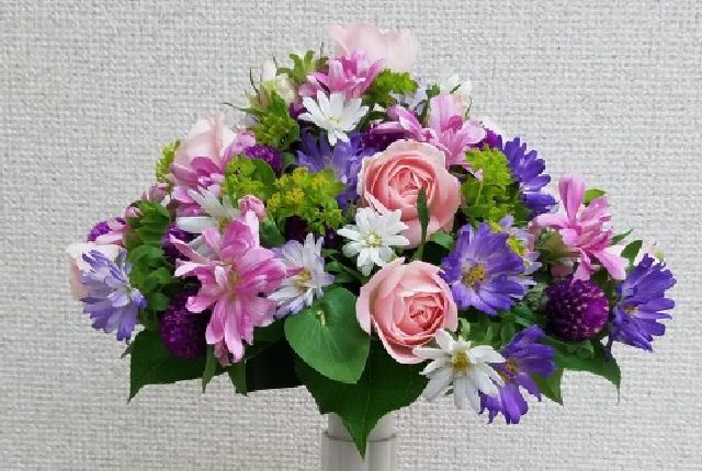11 29 2017 東京のフラワースクールでは小花のブーケも人気