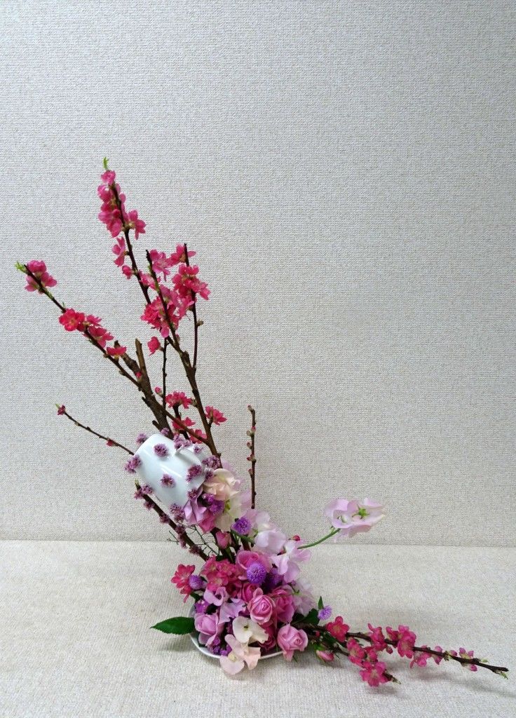 2 19 2017 『桃の花』を入れたフラワーアレンジメントレッスン桃の花